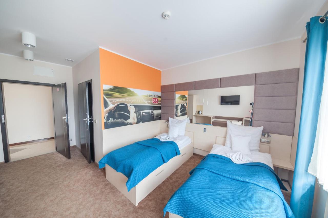 Motel S5 Zbrachlin Extérieur photo